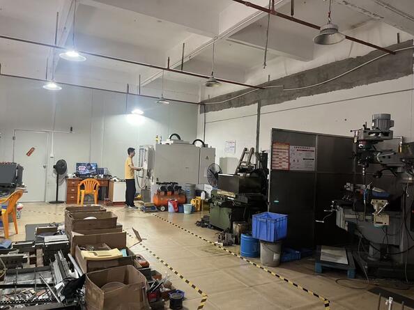Dongguan Xinwei Clothing Accessories Co.,Ltd.