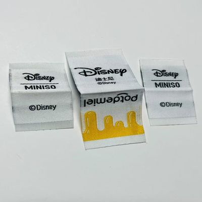 주문 직물 의류 라벨 옷 라벨 0.4mm 로고 5000pcs