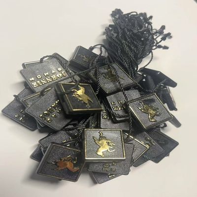 의류 스윙 가격 태그 고정장치 검은색 매달린 태그 스트링 OEM