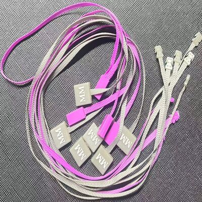 독특하고 시선을 사로잡는 플라스틱 태그 고정구, 창의적인 스타일로 고객의 시선을 끌고 태그 효율성을 향상시킵니다